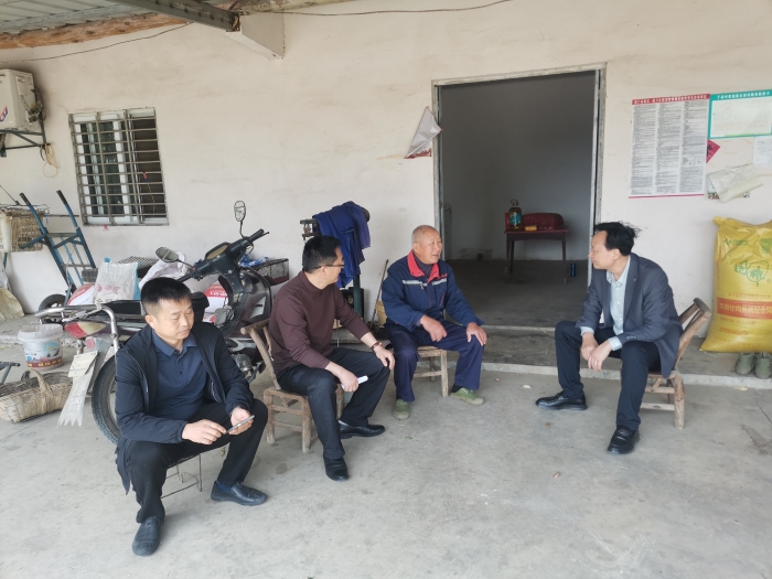 荊門(men)分院慰問(wèn)關懷包聯(lian)戶_1 荊門分(fen)院慰問關(guān)懷包聯戶(hù)_1